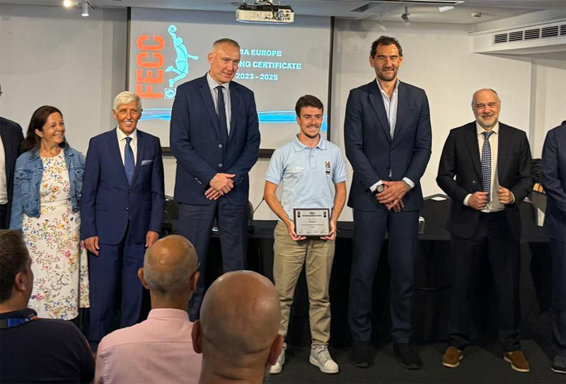 Basquetebol: Dinis Amaral em destaque com a mais alta qualificação técnica do basquetebol europeu