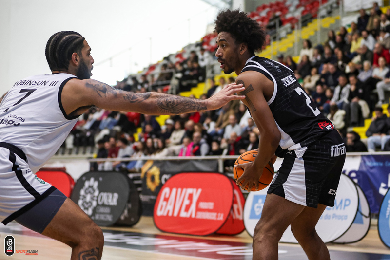 Ovarense arrancou vitória importante em Oliveira de Azeméis e perdeu em casa frente ao Sporting