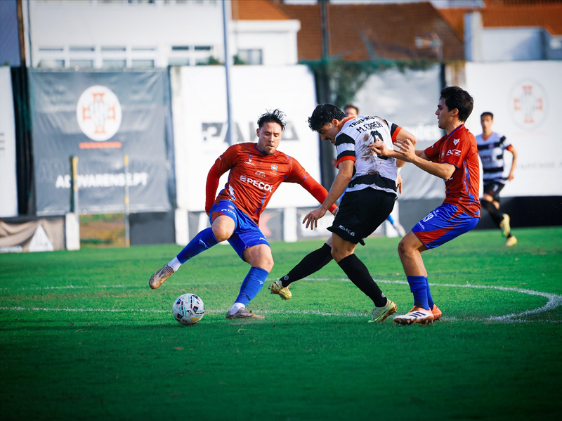 Futebol: Vareiros seguram a liderança com empate frente ao SC Espinho e vitória na receção ao RD Águeda